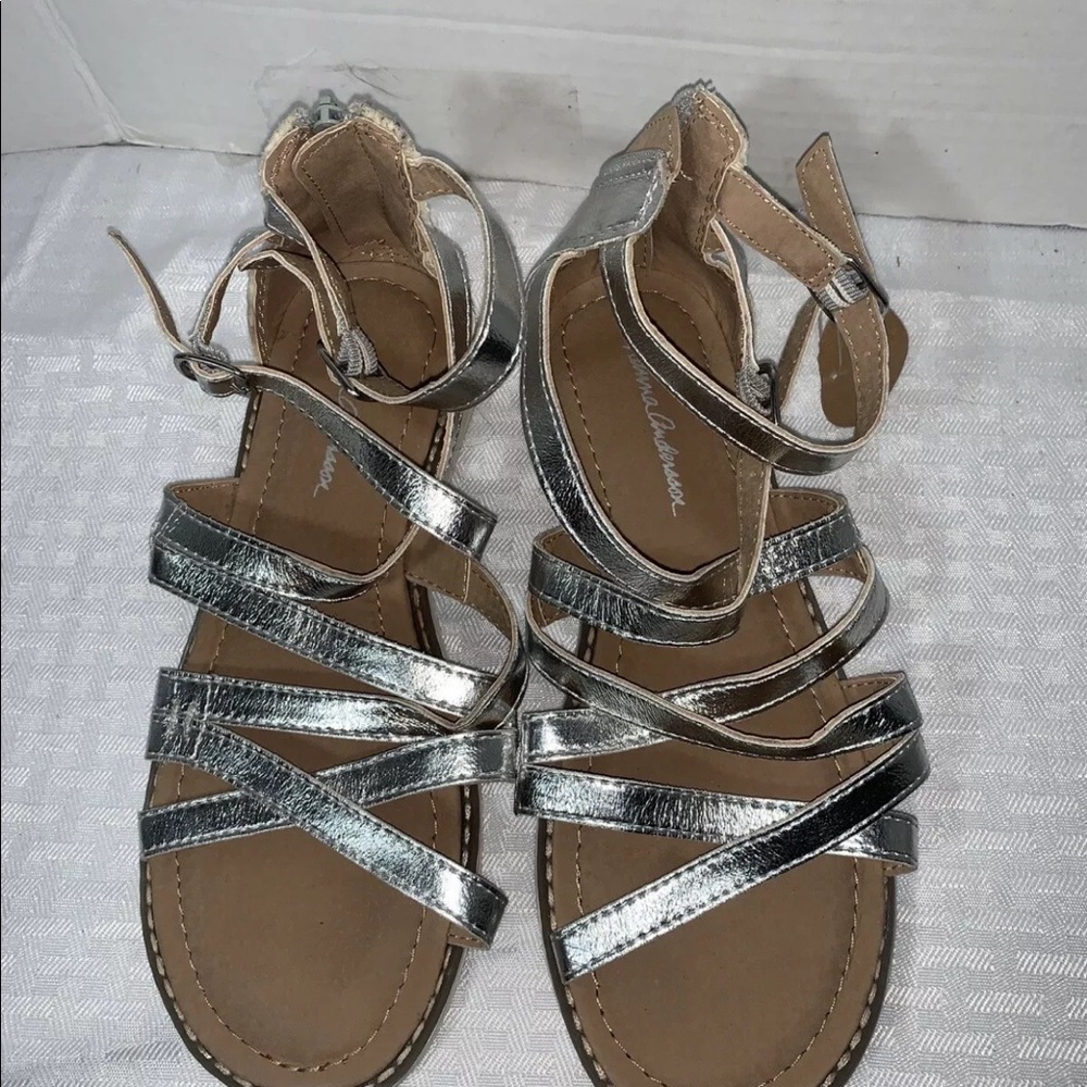 Hannah Anderson silver gladiator sandals size 4 super cushiony insoles